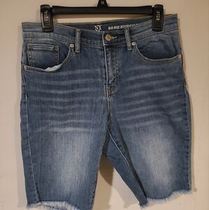 Womans denim shorts size 6